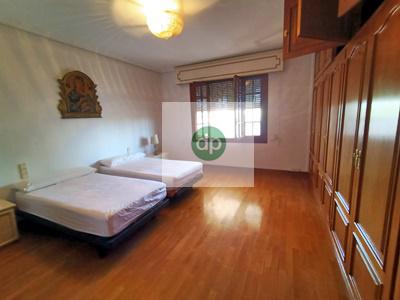 Imagen 21 Casa Aislada en venta en Badajoz / Frente al Complejo Alcántara y junto al Nuevo Vivero