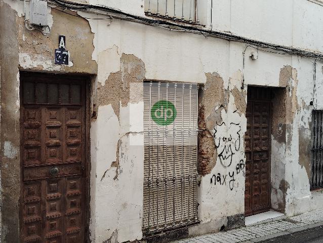 Imagen 4 Inmueble 292206 - Casa Adosada en venta en Badajoz / Cerca de la nueva zona de El Campillo y San Andrés