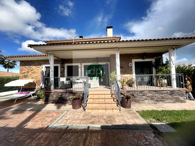 Imagen 2 Casa Aislada en venta en Badajoz / Ctra Talavera - Urbanización Golf Guadiana