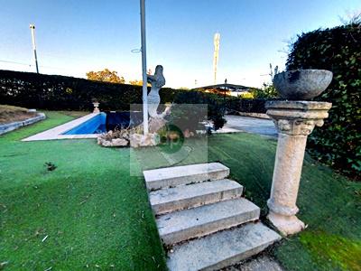 Imagen 36 Casa Aislada en venta en Badajoz / Los Montitos - Avenida principal. Ubicación inmejorable