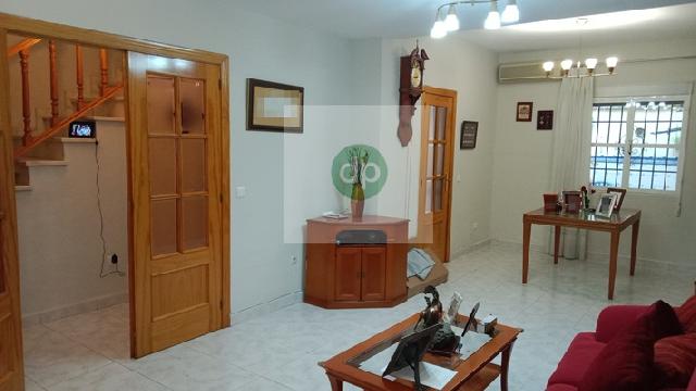 Imagen 1 Inmueble 301327 - Casa Adosada en venta en Badajoz / Carretera de Sevilla, próximo a Los Montitos