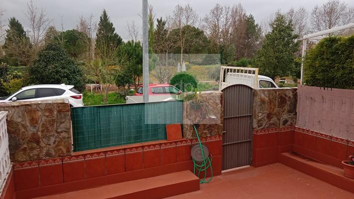 Imagen 2 Casa Adosada en venta en Badajoz / Carretera de Sevilla, próximo a Los Montitos