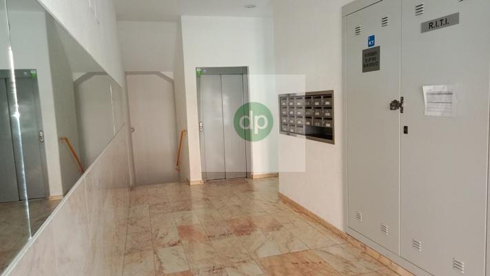 Imagen 2 Piso en venta en Badajoz / Cerro Gordo - en la calle de mayor actividad comercial