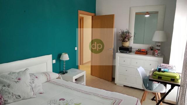 Imagen 30 Inmueble 301610 - Piso en venta en Badajoz / Cerro Gordo - en la calle de mayor actividad comercial