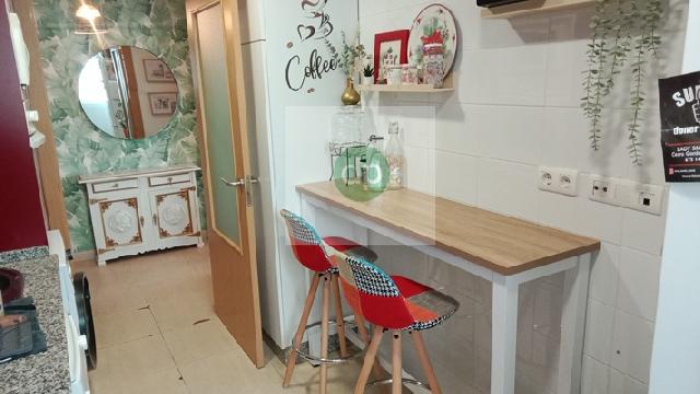 Imagen 18 Inmueble 301610 - Piso en venta en Badajoz / Cerro Gordo - en la calle de mayor actividad comercial