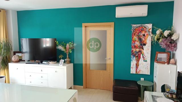 Imagen 8 Inmueble 301610 - Piso en venta en Badajoz / Cerro Gordo - en la calle de mayor actividad comercial