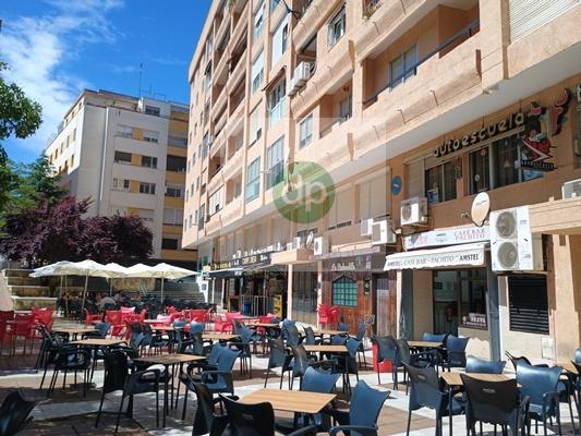 Imagen 2 Piso en venta en Badajoz / Junto a El Corte Inglés y Av Villanueva.