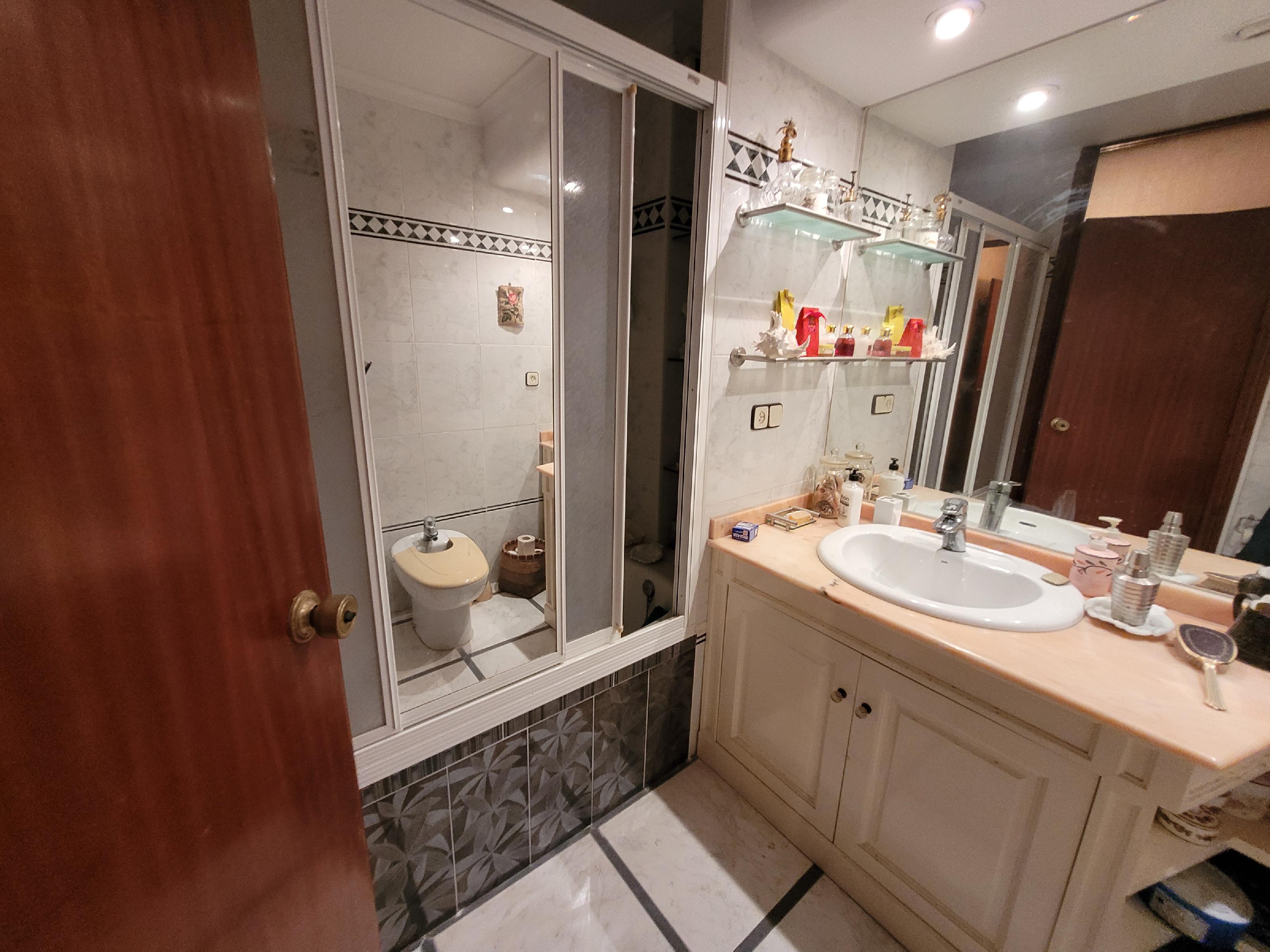 Imagen 20 Apartamento en venta en Alicante/alacant / Avda. de Denia, junto colegio, hospitales, c. c...