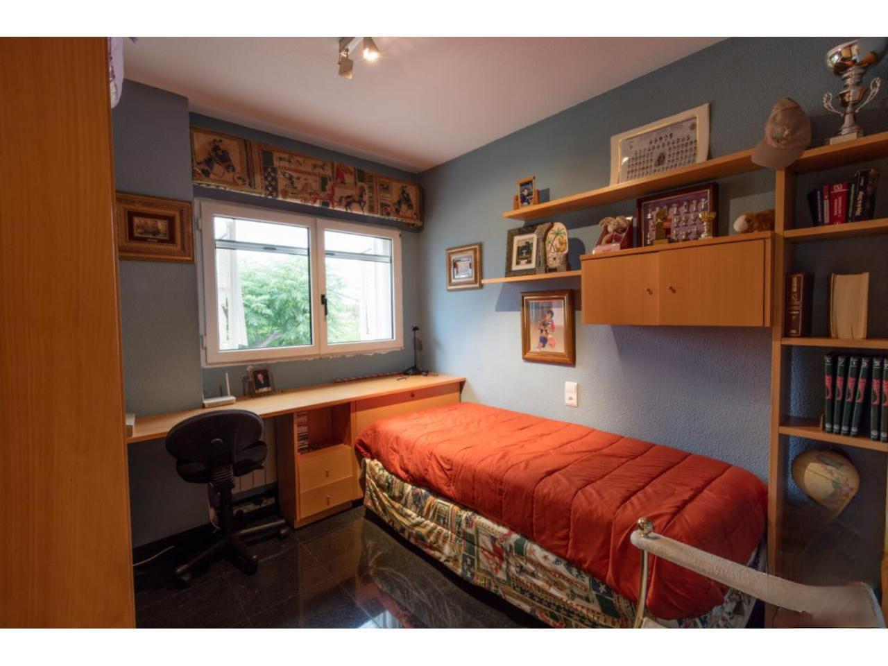 Imagen 33 Casa Rústica en venta en Petrer / Urbanización Loma Badá cerca de la barrera