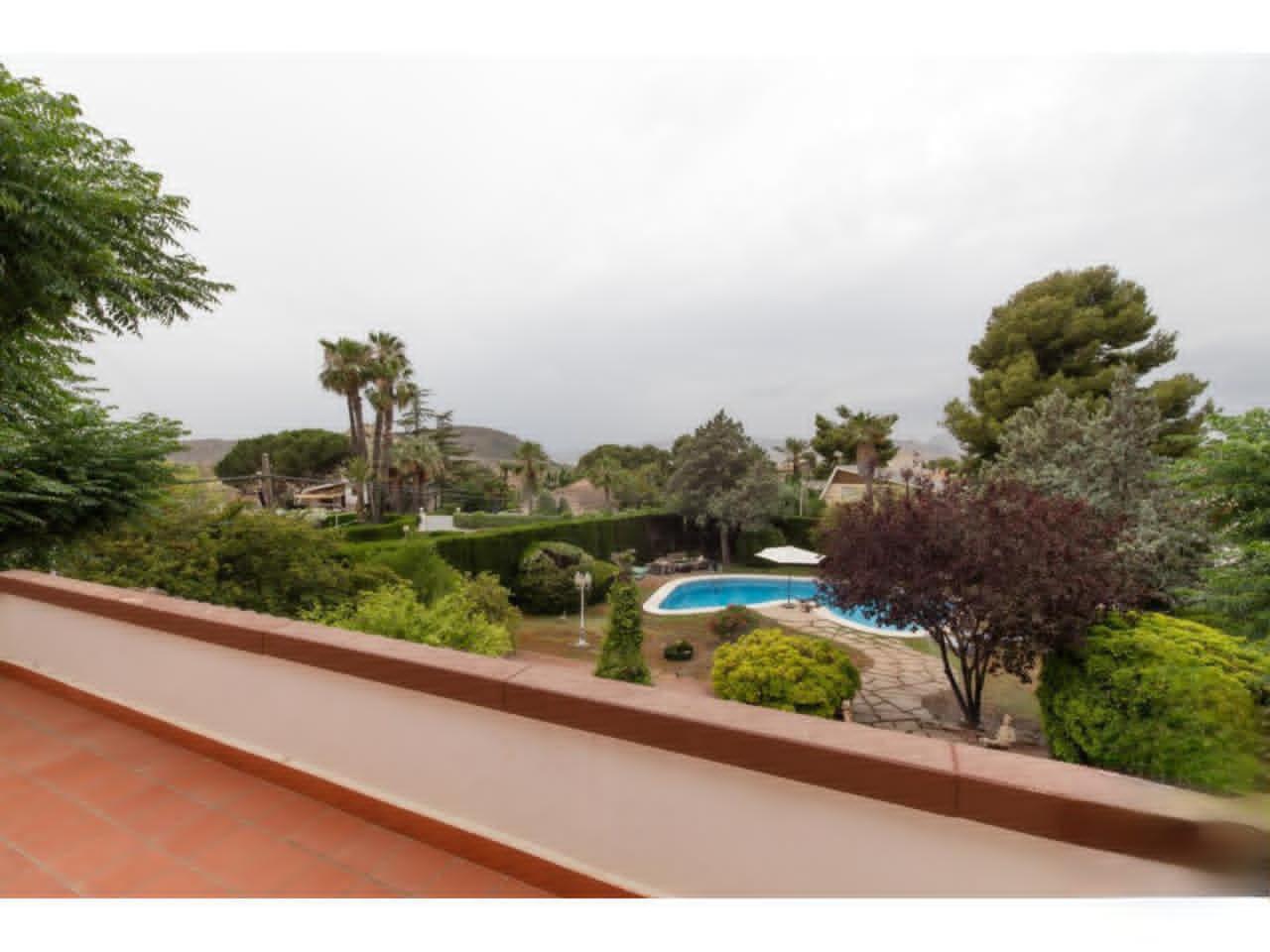 Imagen 40 Casa Rústica en venta en Petrer / Urbanización Loma Badá cerca de la barrera