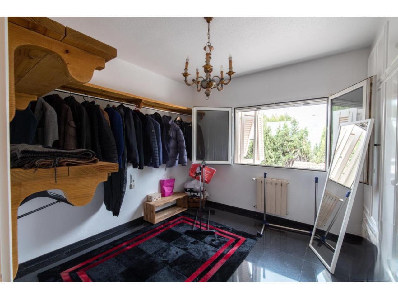 Imagen 32 Casa Rústica en venta en Petrer / Urbanización Loma Badá cerca de la barrera