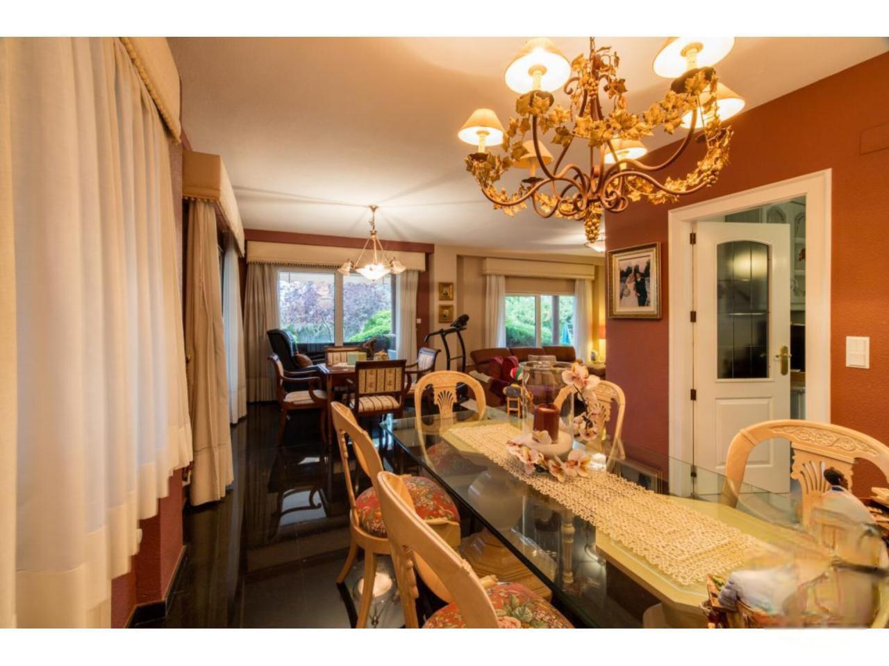 Imagen 21 Casa Rústica en venta en Petrer / Urbanización Loma Badá cerca de la barrera