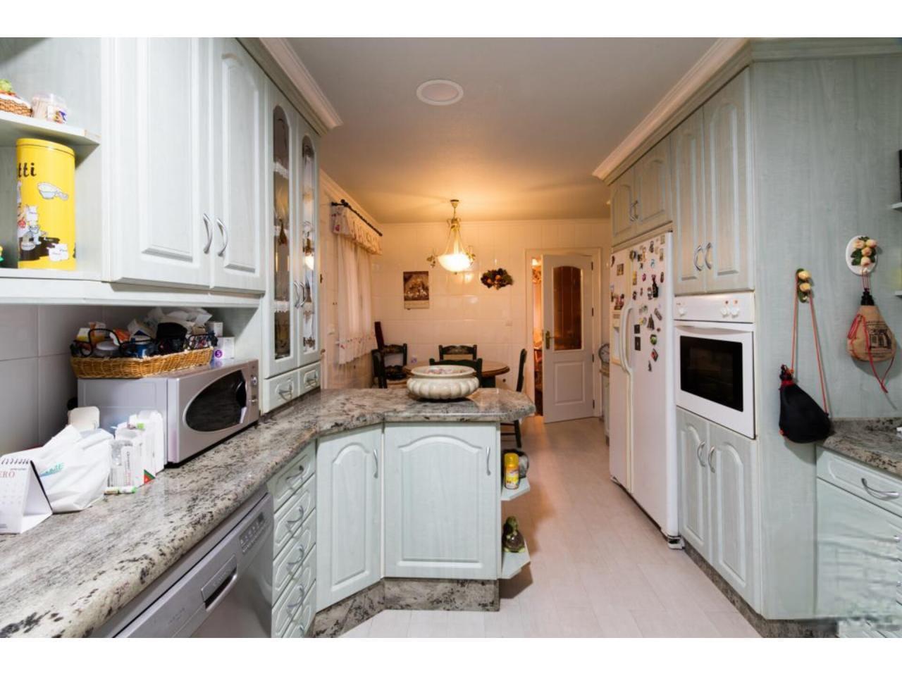 Imagen 23 Casa Rústica en venta en Petrer / Urbanización Loma Badá cerca de la barrera