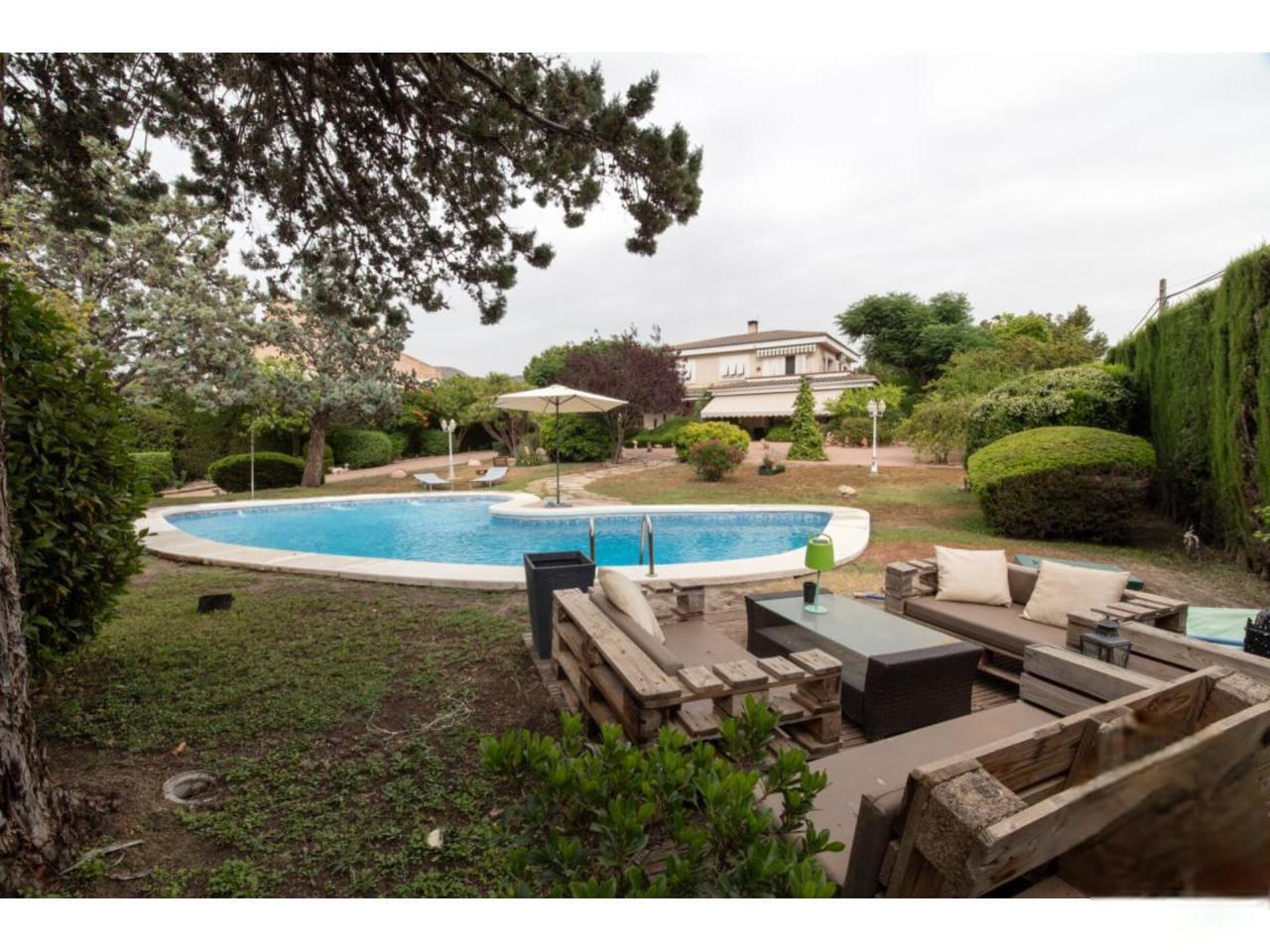 Imagen 7 Casa Rústica en venta en Petrer / Urbanización Loma Badá cerca de la barrera