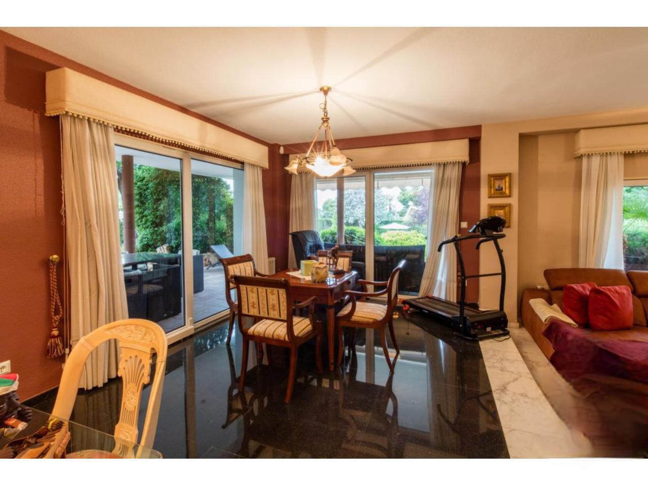 Imagen 20 Casa Rústica en venta en Petrer / Urbanización Loma Badá cerca de la barrera