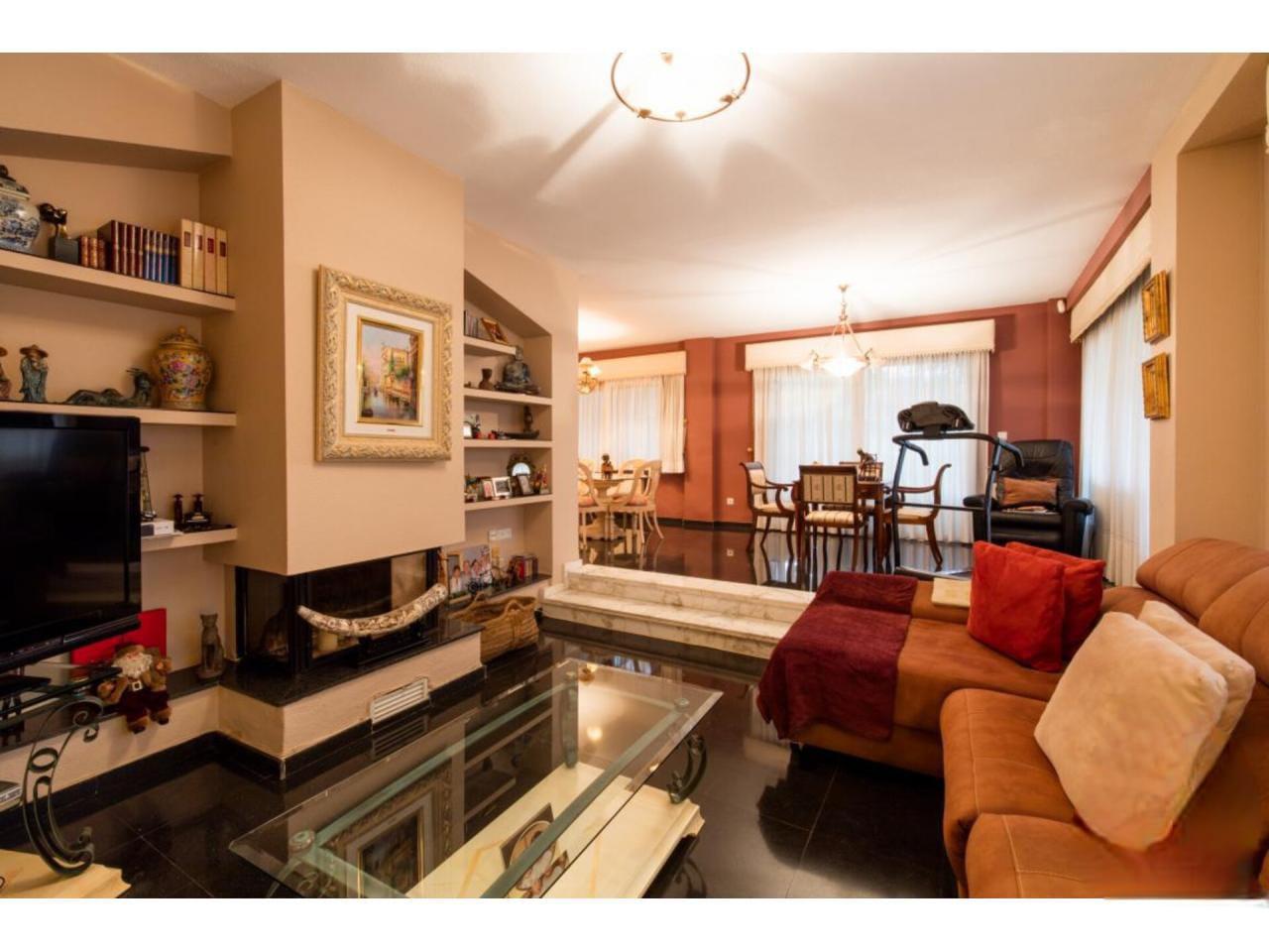 Imagen 18 Casa Rústica en venta en Petrer / Urbanización Loma Badá cerca de la barrera