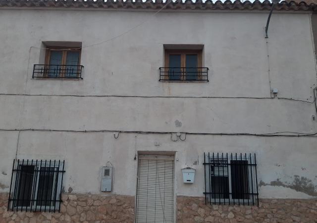 Imagen 1 Inmueble 276502 - Casa Adosada en venta en Bonete / A 3 calles del Ayuntamiento