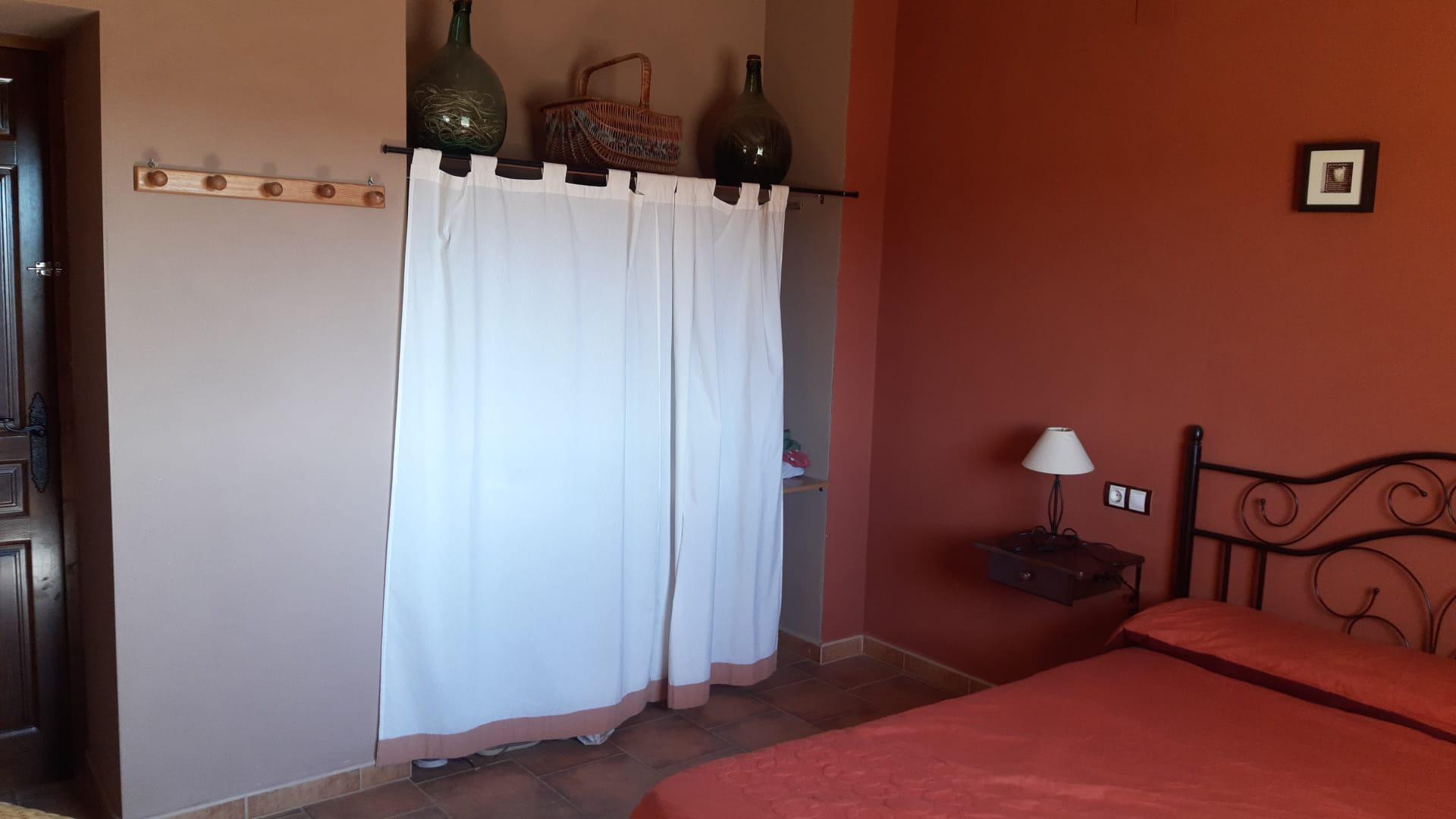 Imagen 29 Casa Adosada en venta en Corral-rubio / A pocos metros del Lavadero de San Antonio