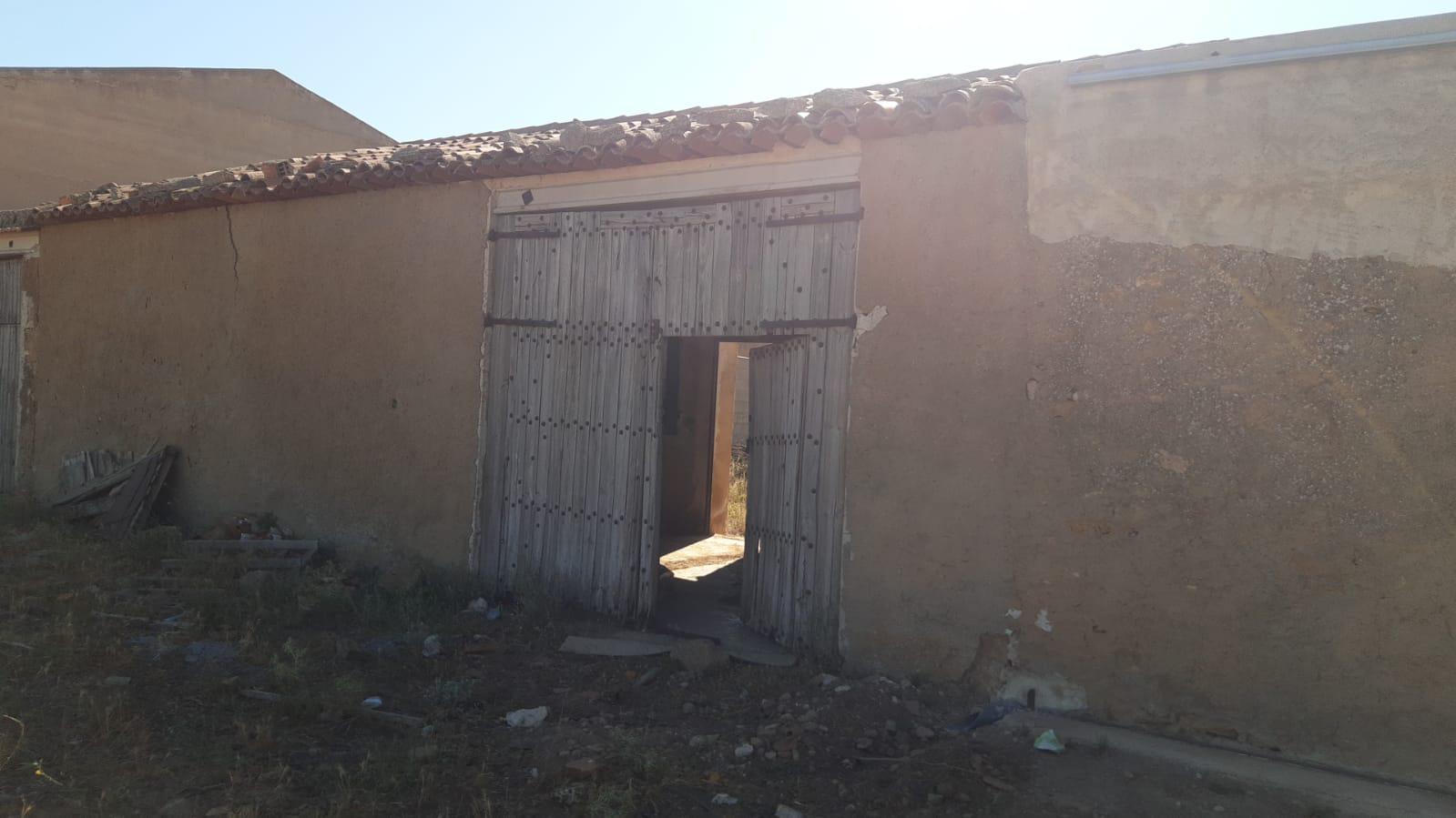 Imagen 5 Casa Adosada en venta en Corral-rubio / A pocos metros del Lavadero de San Antonio