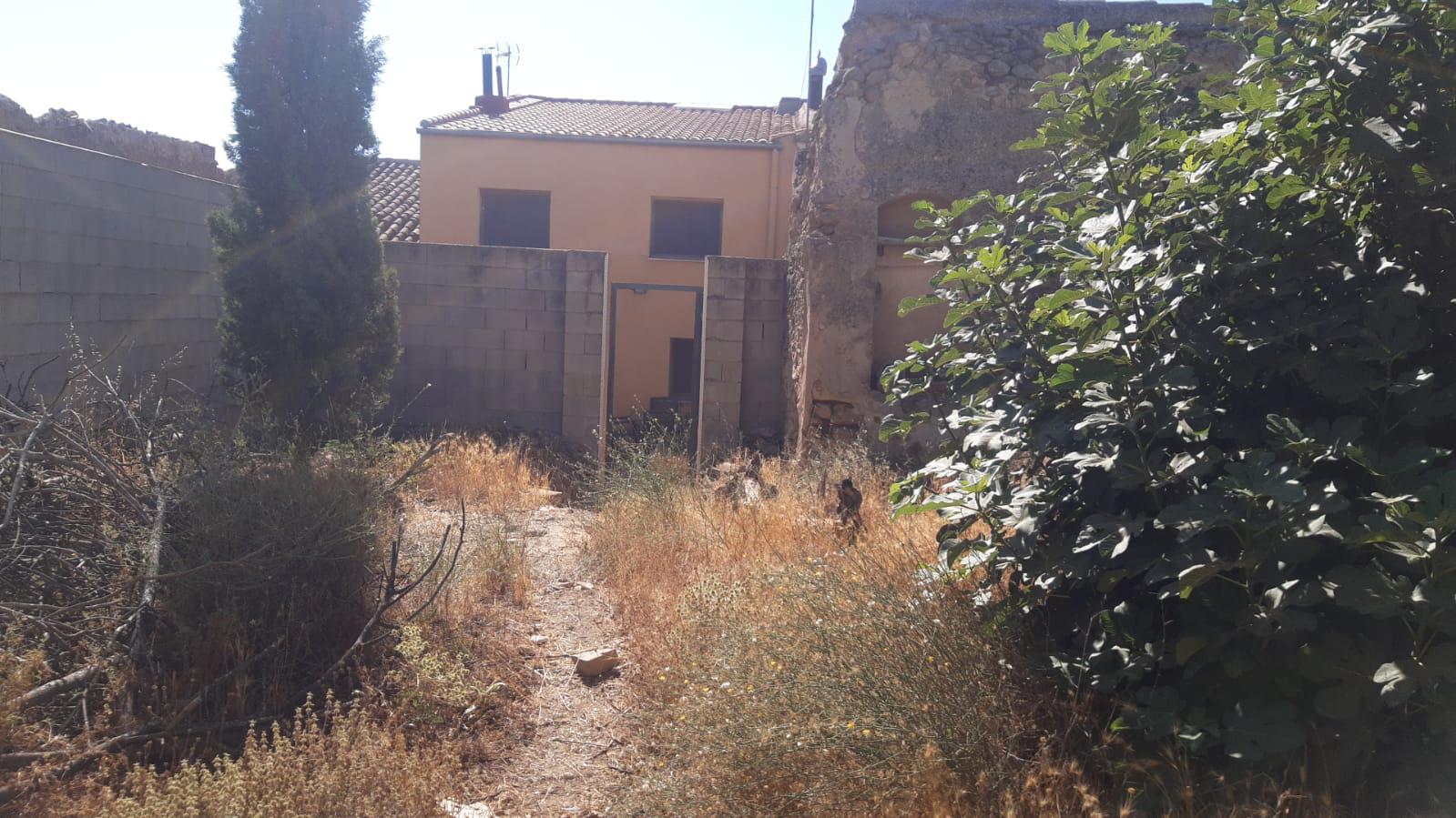 Imagen 3 Casa Adosada en venta en Corral-rubio / A pocos metros del Lavadero de San Antonio