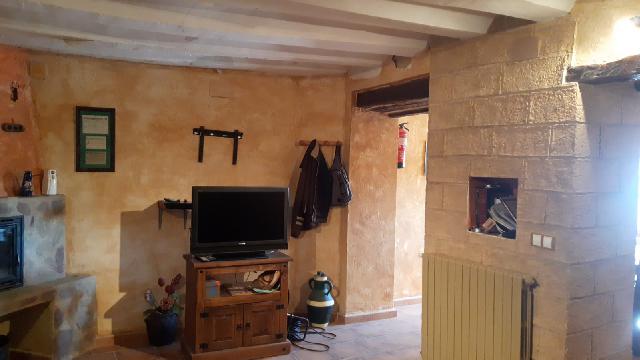 Imagen 8 Inmueble 277176 - Casa Adosada en venta en Corral-rubio / A pocos metros del Lavadero de San Antonio