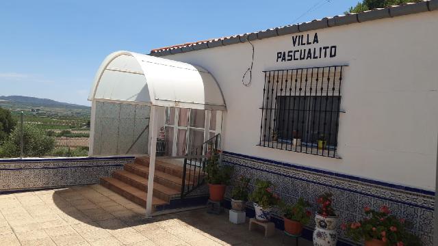 Imagen 2 Inmueble 277328 - Casa Aislada en venta en Montealegre Del Castillo / Zona Consultorio. Carretera Montealegr...