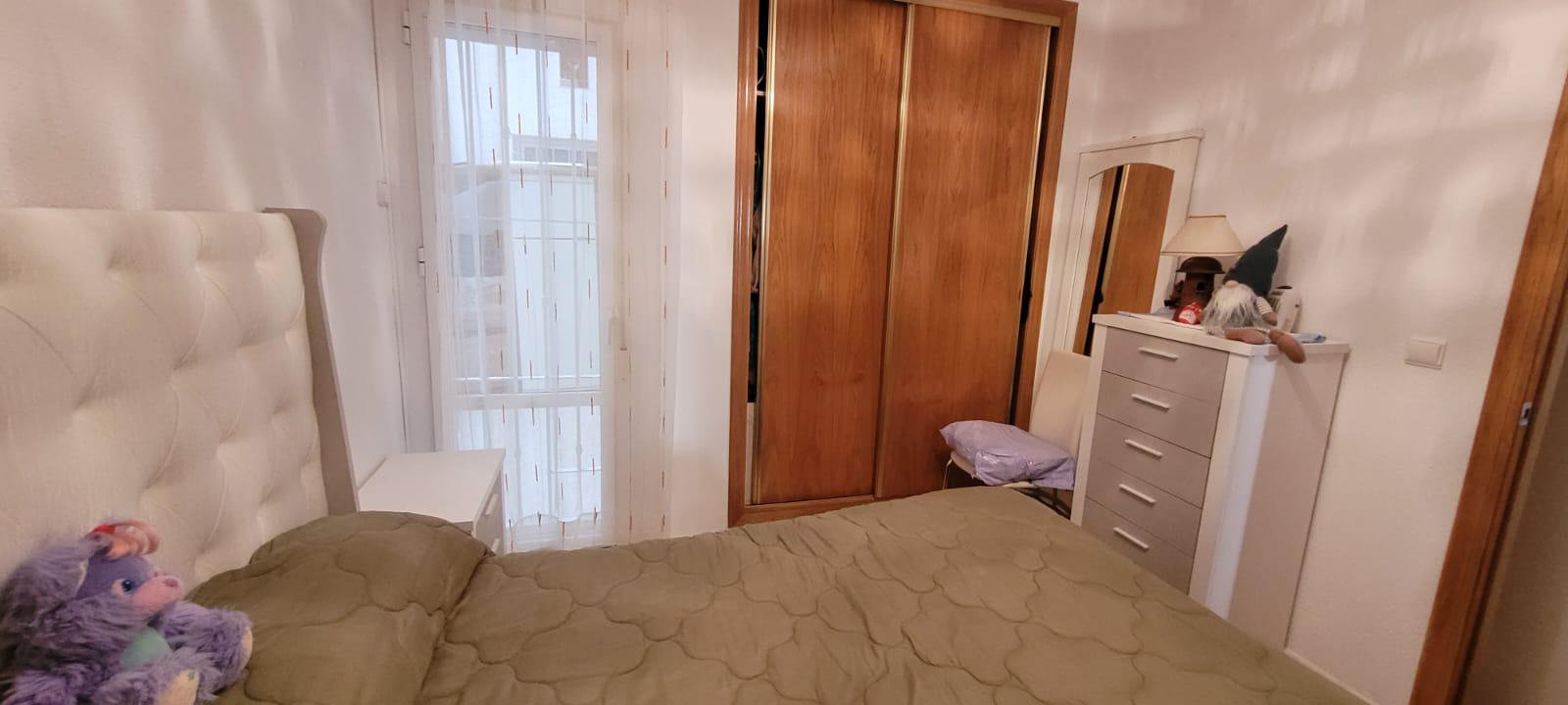 Imagen 21 Apto. Playa en venta en Torrevieja / A 50 metros del paseo de la Playa de los Locos