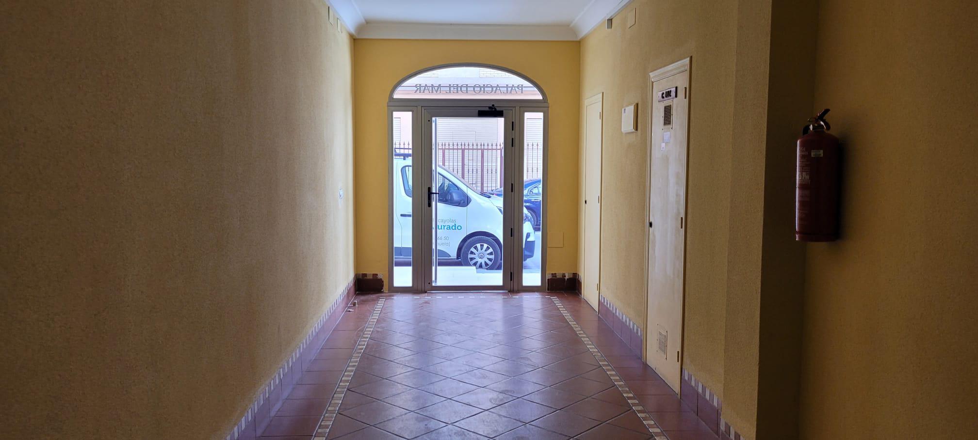 Imagen 27 Apto. Playa en venta en Torrevieja / A 50 metros del paseo de la Playa de los Locos