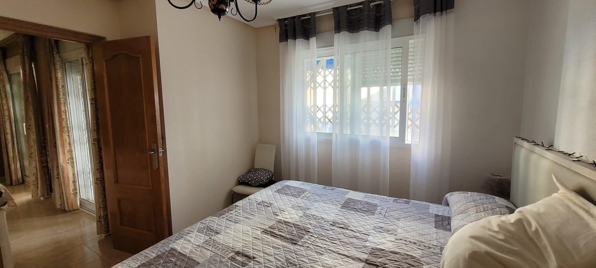 Imagen 19 Apto. Playa en venta en Torrevieja / A 50 metros del paseo de la Playa de los Locos