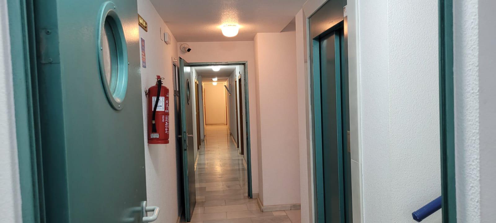 Imagen 25 Apto. Playa en venta en Torrevieja / A 50 metros del paseo de la Playa de los Locos