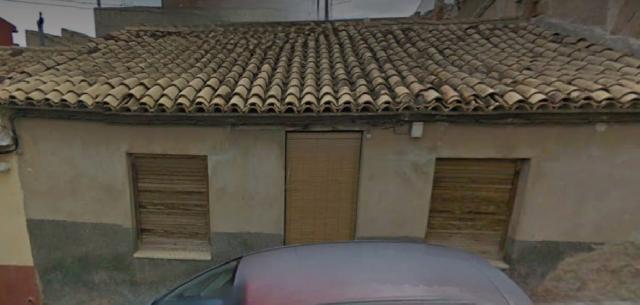 Imagen 1 Inmueble 283569 - Casa Adosada en venta en Villena / Casa adosada para reformar en zona Las Cruces . 157 m2