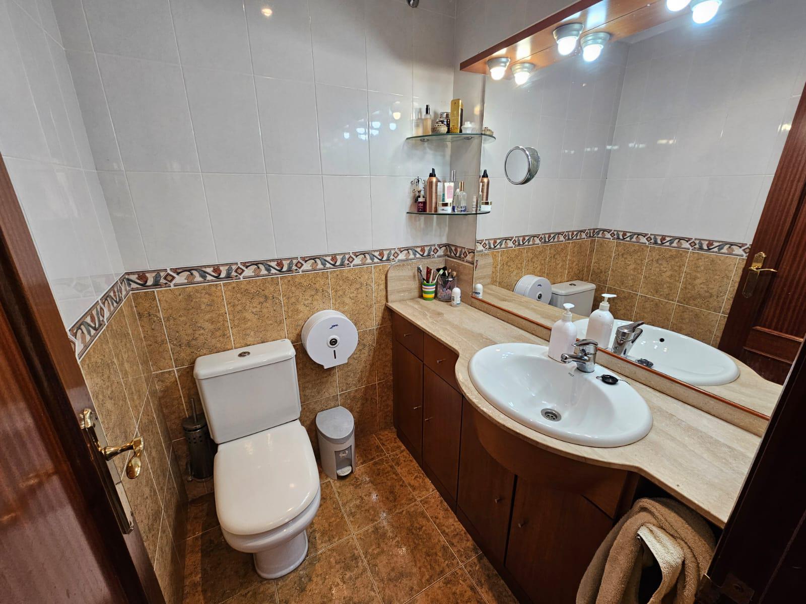 Imagen 14 Casa Adosada en venta en Monóvar/monòver / Adosado en venta en la zona Centro de Salud de ...