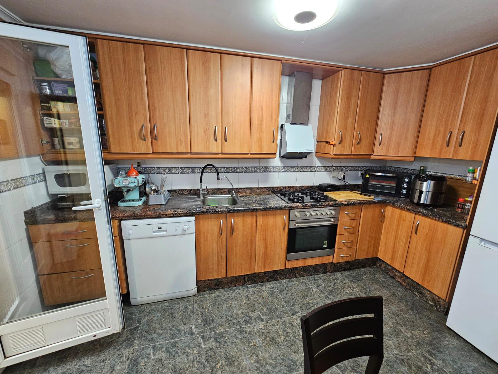 Imagen 9 Casa Adosada en venta en Monóvar/monòver / Adosado en venta en la zona Centro de Salud de ...