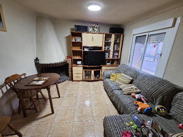 Imagen 6 Inmueble 290659 - Casa Adosada en venta en Monóvar/monòver / Casa de 2 plantas, patio y cueva en Las Casas d...