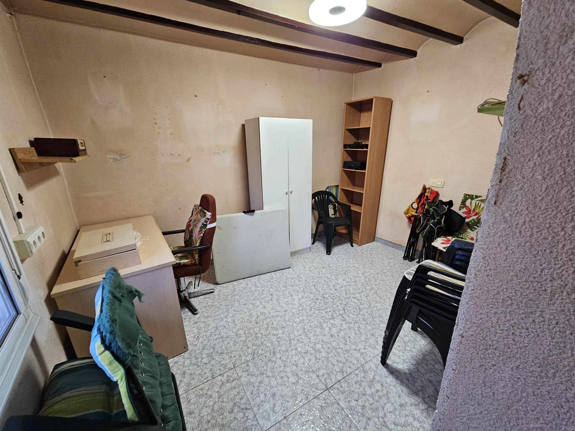 Imagen 16 Casa Adosada en venta en Monóvar/monòver / Casa de 2 plantas, patio y cueva en Las Casas d...