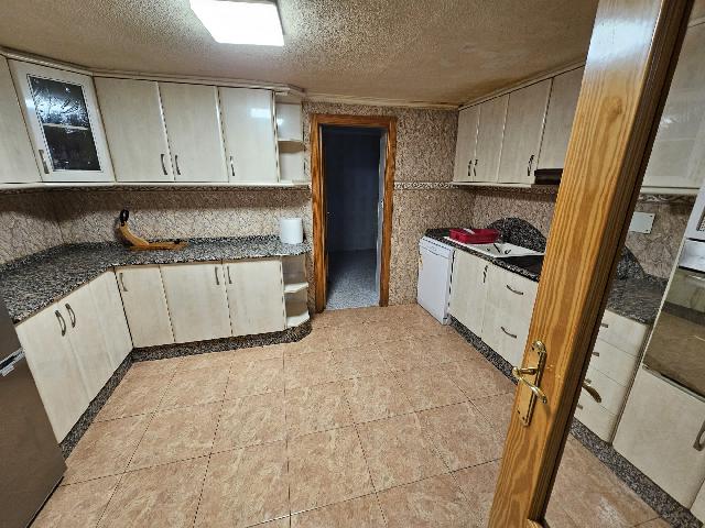 Imagen 8 Inmueble 290659 - Casa Adosada en venta en Monóvar/monòver / Casa de 2 plantas, patio y cueva en Las Casas d...