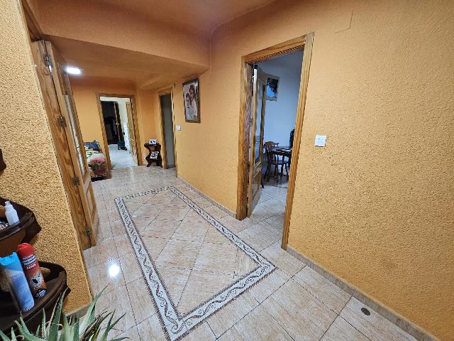 Imagen 2 Inmueble 290659 - Casa Adosada en venta en Monóvar/monòver / Casa de 2 plantas, patio y cueva en Las Casas d...