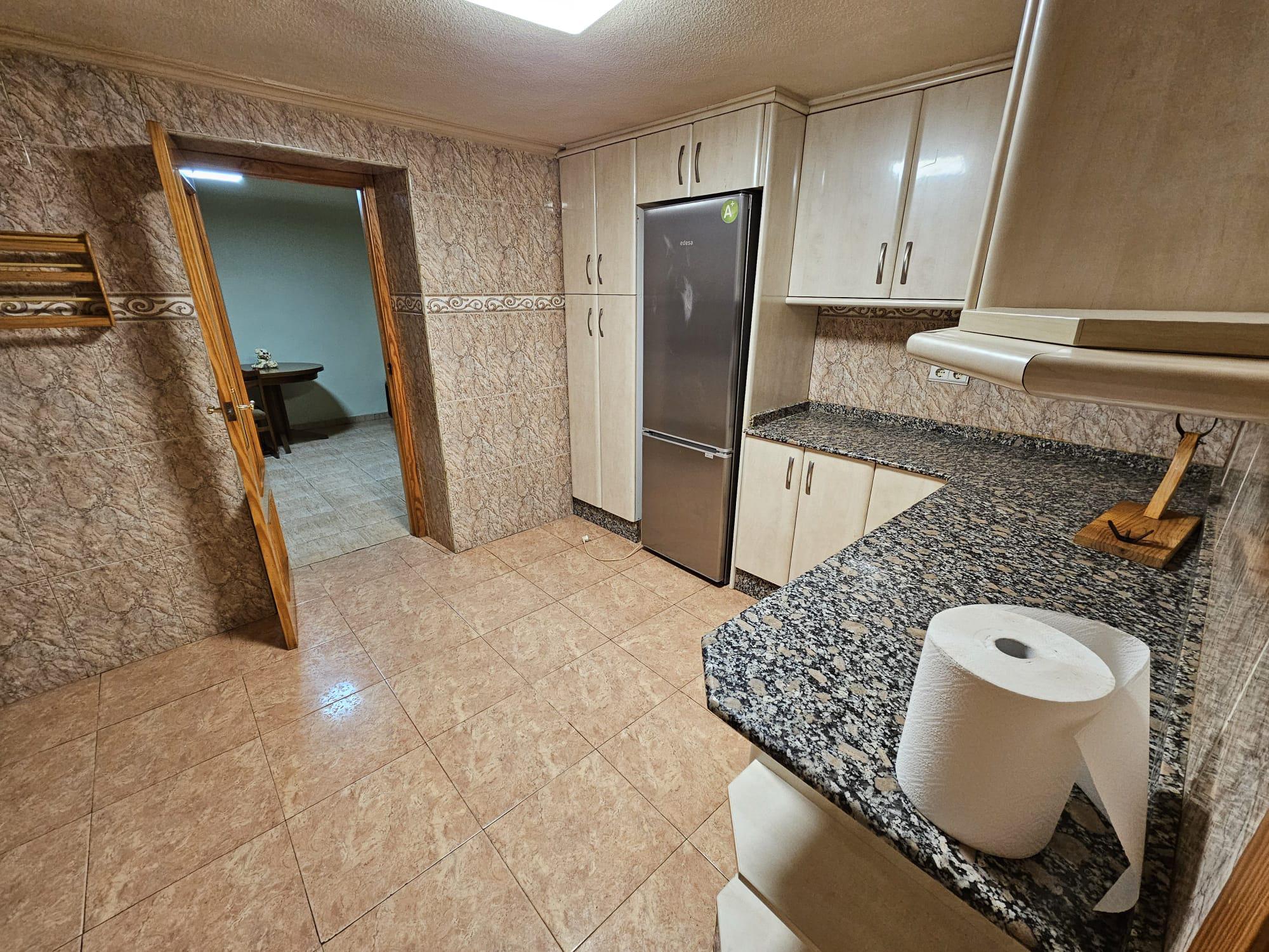 Imagen 10 Casa Adosada en venta en Monóvar/monòver / Casa de 2 plantas, patio y cueva en Las Casas d...