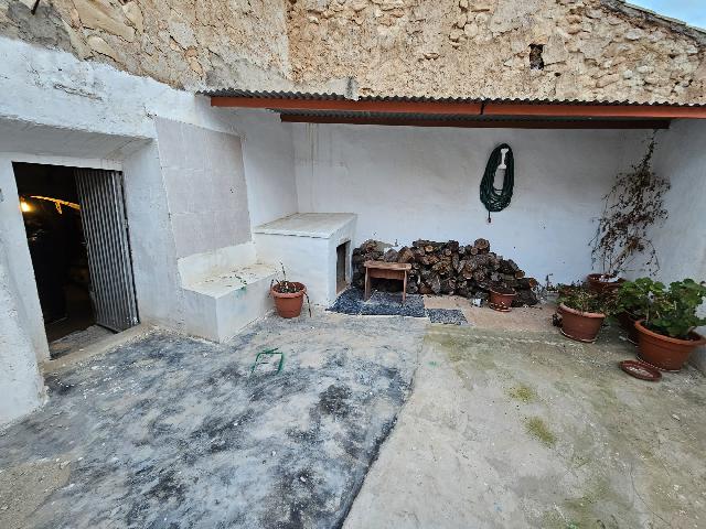Imagen 30 Inmueble 290659 - Casa Adosada en venta en Monóvar/monòver / Casa de 2 plantas, patio y cueva en Las Casas d...