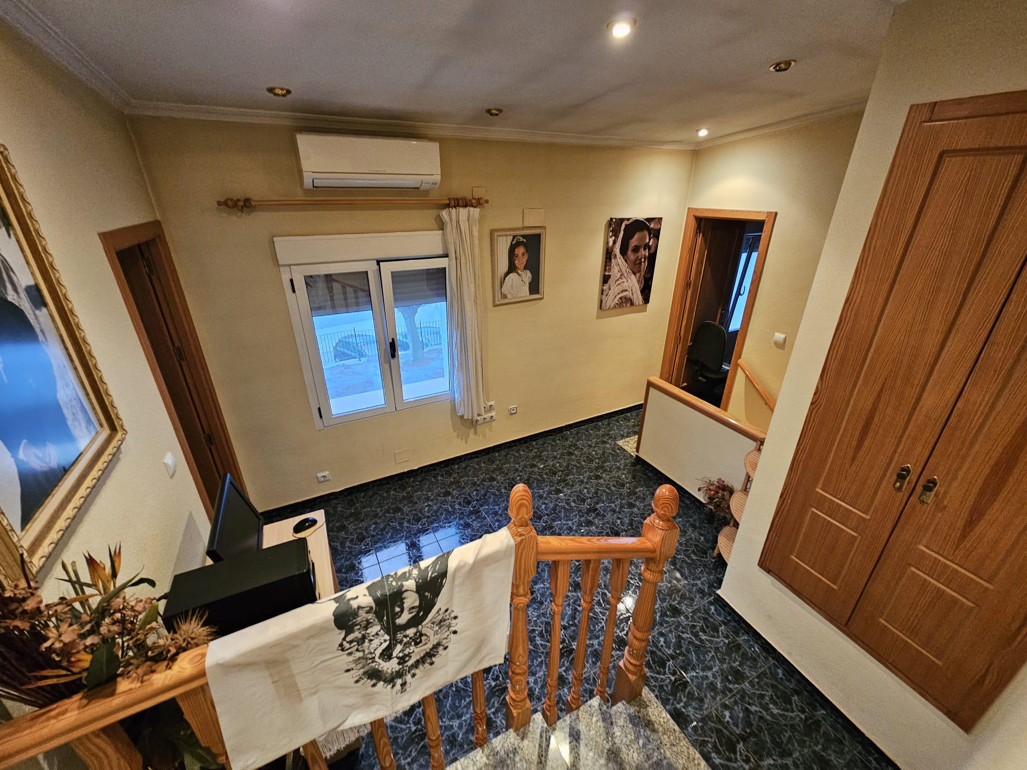 Imagen 23 Casa Adosada en venta en Monóvar/monòver / Casa de 2 plantas, patio y cueva en Las Casas d...