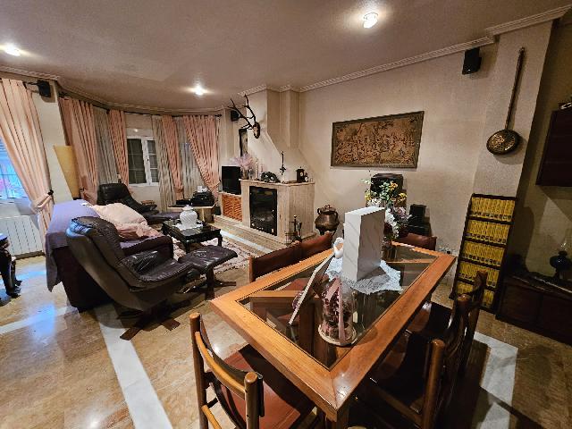 Imagen 10 Inmueble 293865 - Casa Adosada en venta en Pinós (El)/pinoso / Casa unifamiliar zona Maisonnave-Pza.Virgen d...