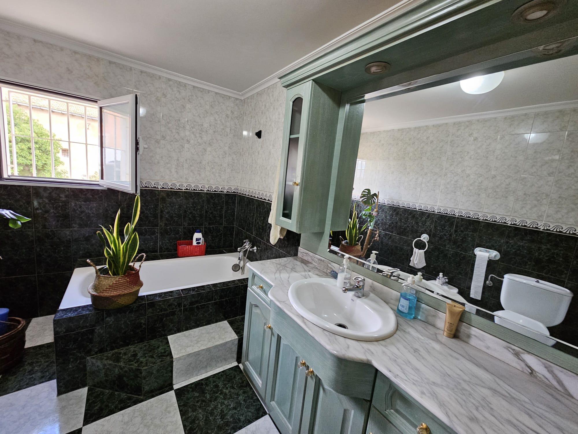 Imagen 34 Casa Adosada en venta en Pinós El/pinoso / Casa unifamiliar zona Maisonnave-Pza.Virgen d...