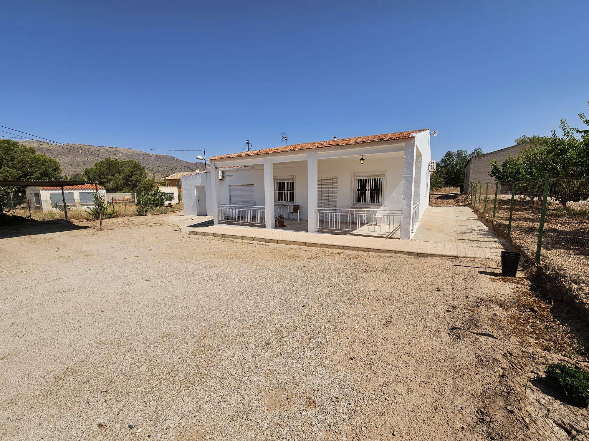 Imagen 1 Casa Rústica en venta en Jumilla / Casa de Campo con piscina junto a las Encebras-Jumilla