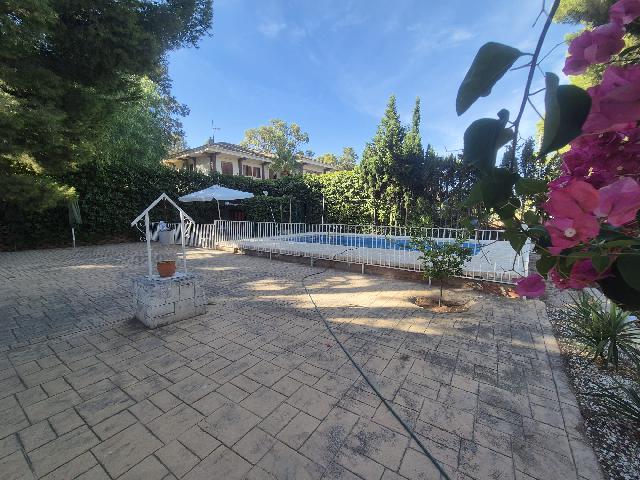 Imagen 4 Inmueble 296427 - Casa Rústica en venta en Elda / Casa de campo con piscina y 8.000m2 en Peña del Sol