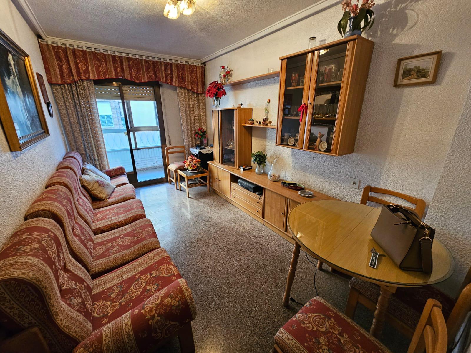 Imagen 5 Apartamento en venta en Elda / Piso 1º con ascensor en la avda. Reina Victoria