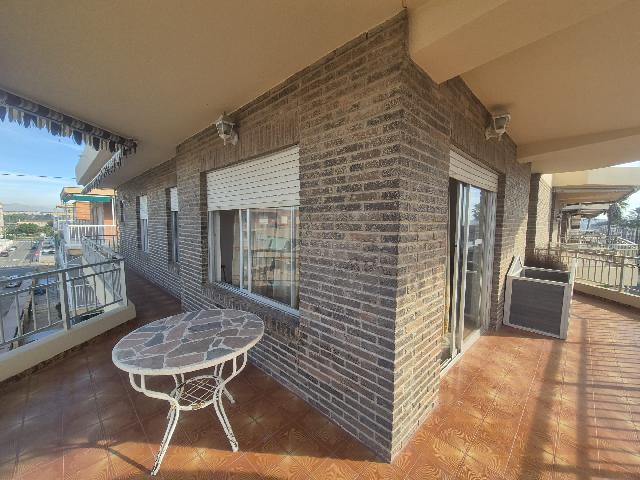 Imagen 1 Inmueble 297914 - Apto. Playa en venta en Santa Pola / Piso esquinero en Gran Playa, a una calle del mar