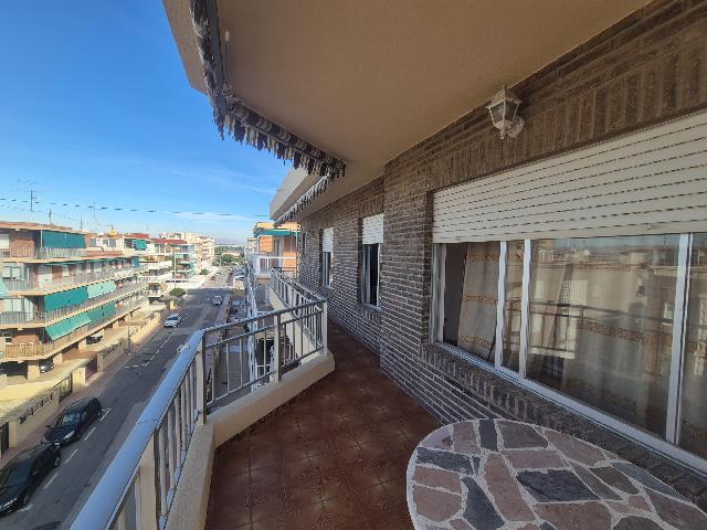 Imagen 2 Inmueble 297914 - Apto. Playa en venta en Santa Pola / Piso esquinero en Gran Playa, a una calle del mar