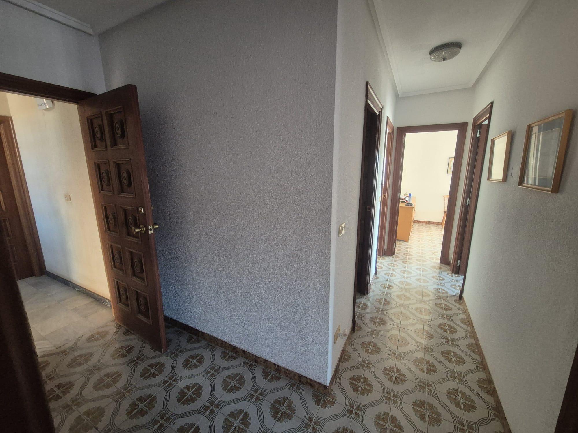 Imagen 9 Apto. Playa en venta en Santa Pola / Piso esquinero en Gran Playa, a una calle del mar