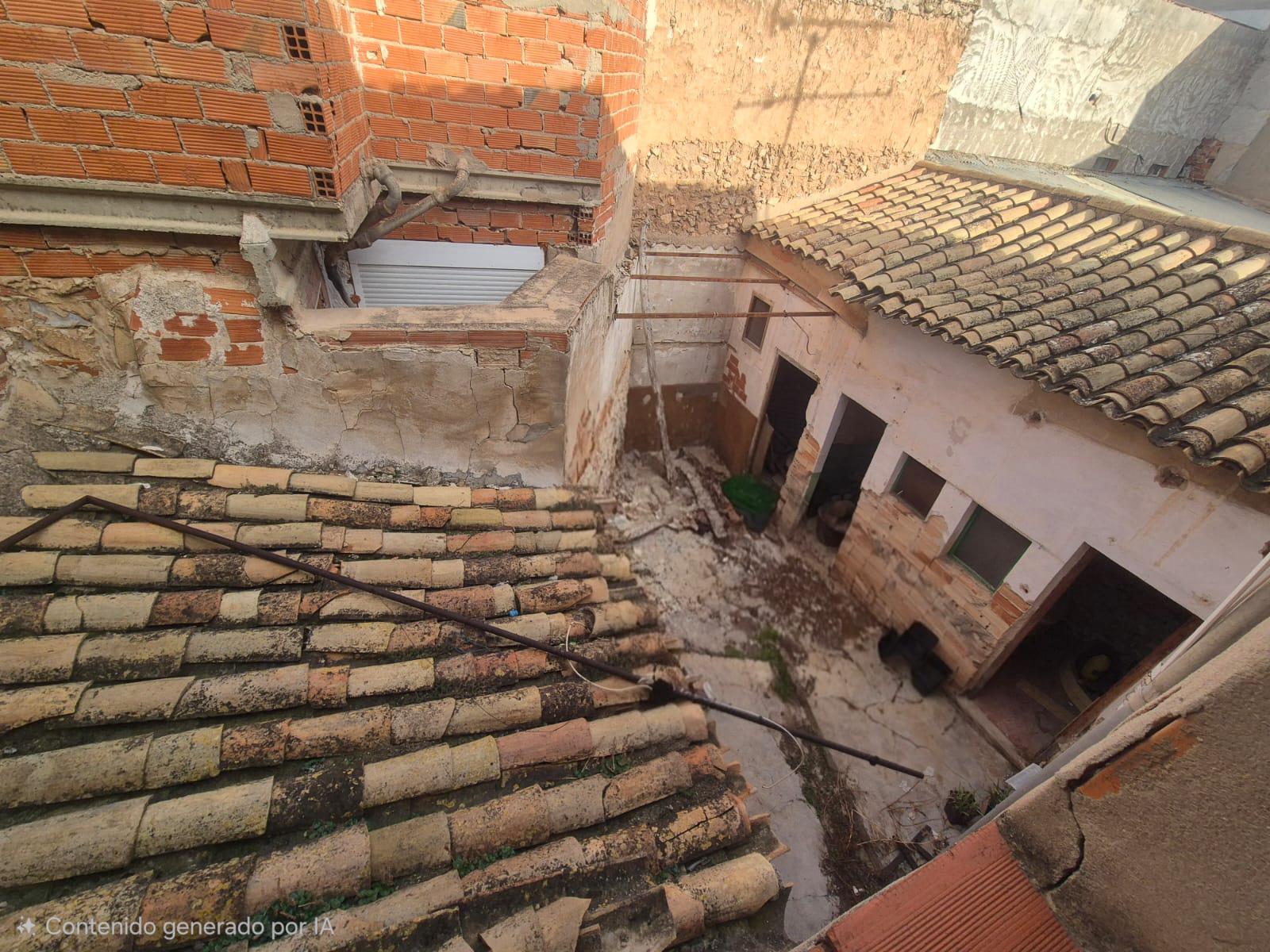 Imagen 24 Casa Adosada en venta en Villena / Casa adosada de 2 plantas para reformar,zona Las Cruces