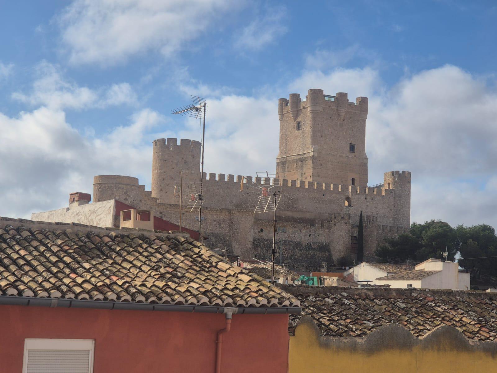 Imagen 6 Casa Adosada en venta en Villena / Casa adosada de 2 plantas para reformar,zona Las Cruces